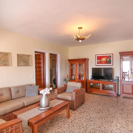 Con Piscina Y Vistas Al Mar - Mar 27 H *